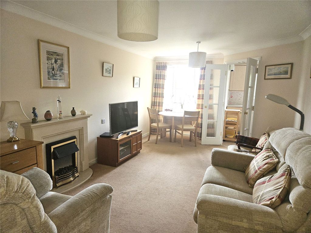 Property photo 1 of 7 Picture No. 12