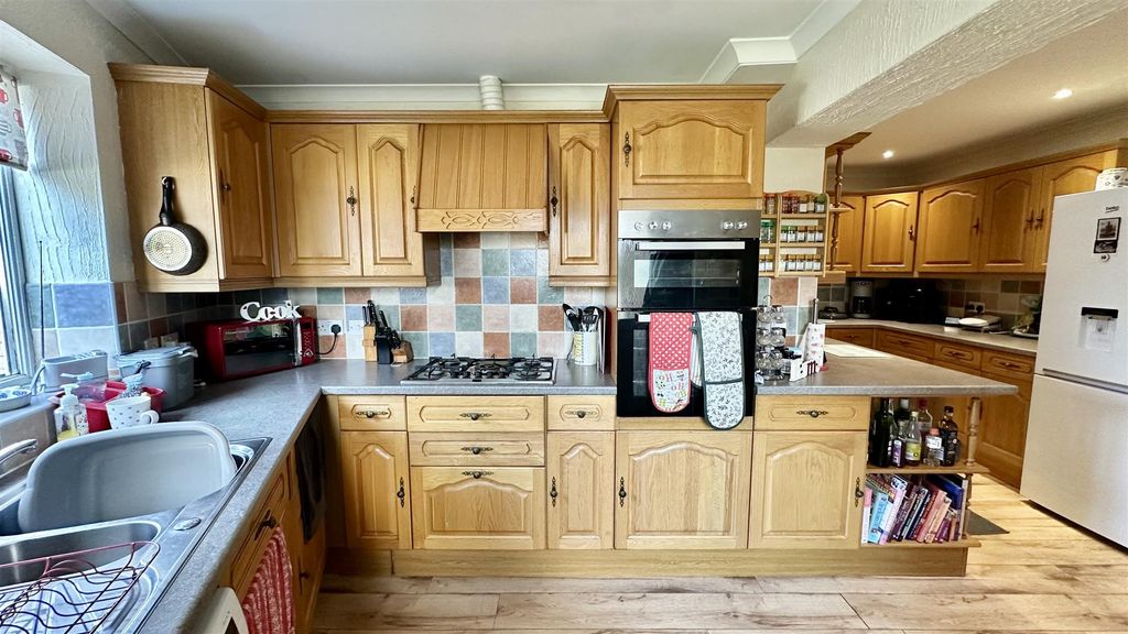 Property photo 3 of 26