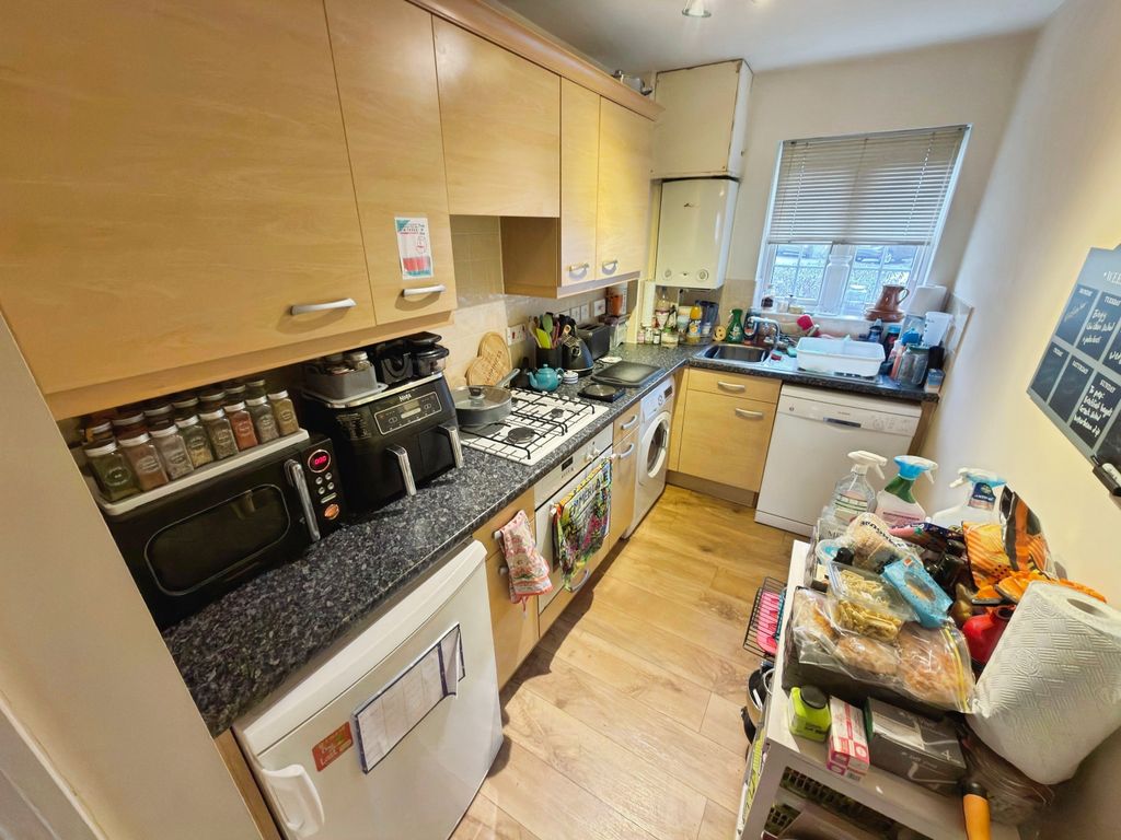 Property photo 3 of 8