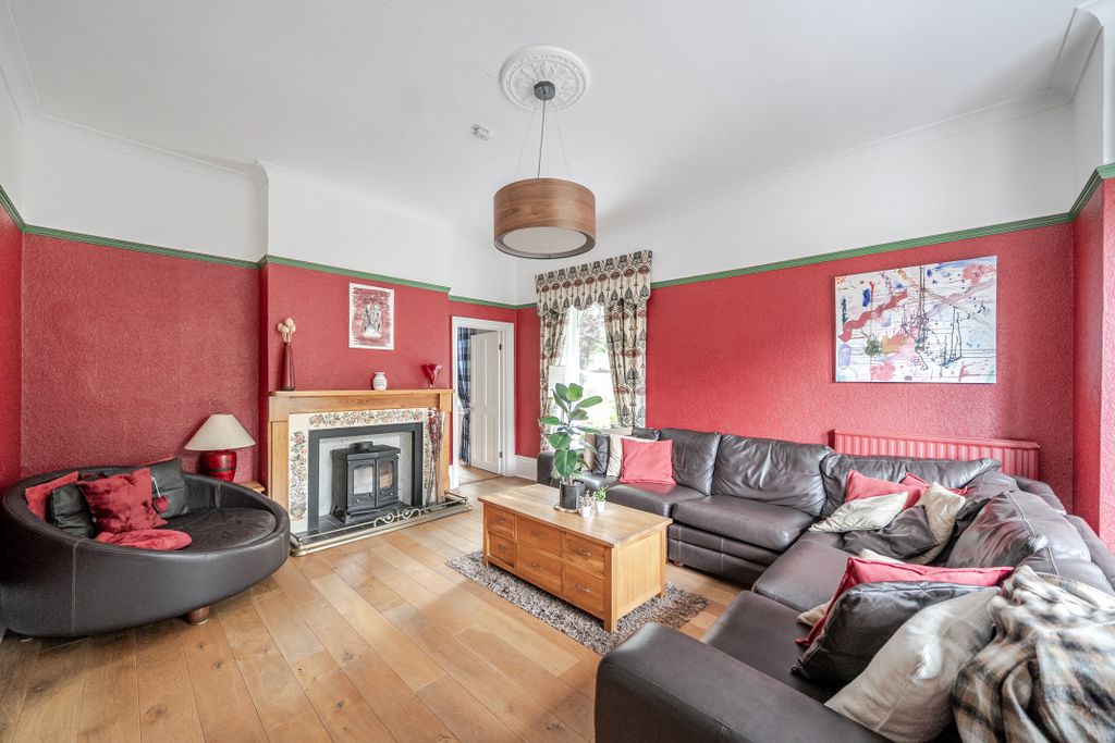 Property photo 2 of 18