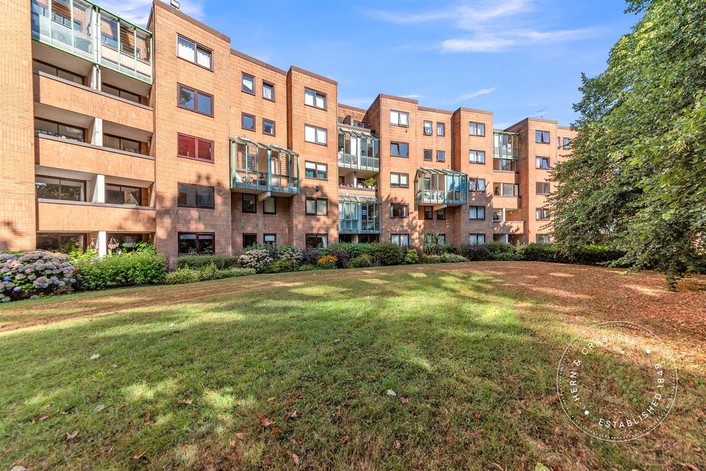 Property photo 1 of 23 Caswell-House-20.Jpg