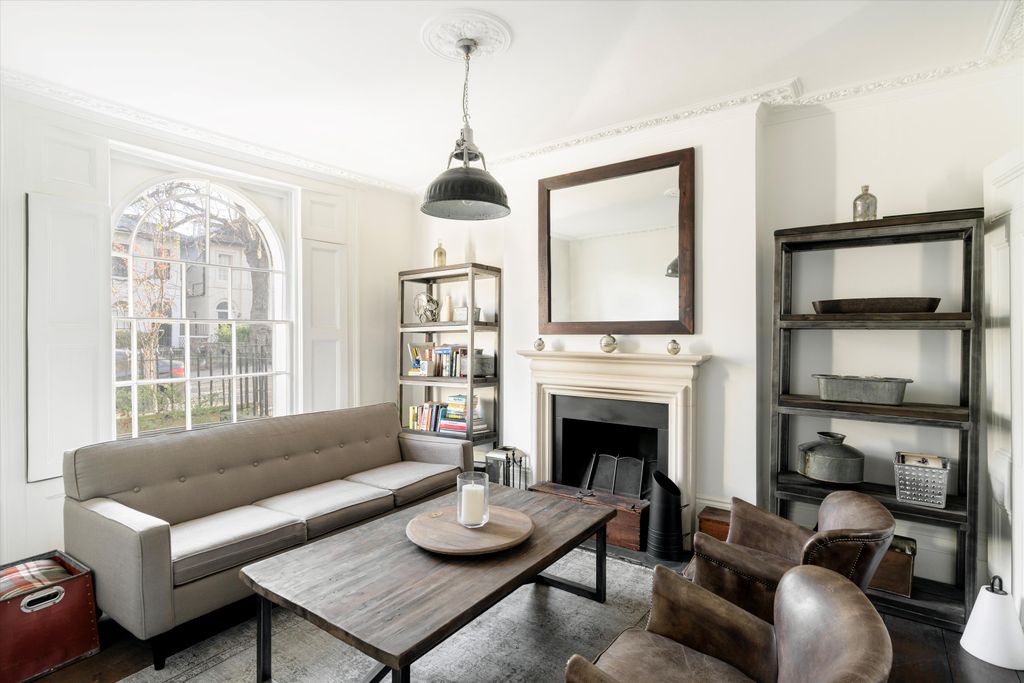 Property photo 2 of 18 Image