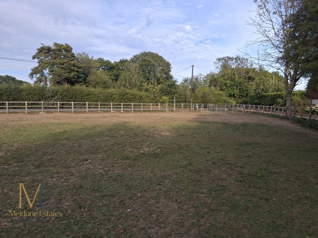Property photo 2 of 16 Paddock.Jpeg