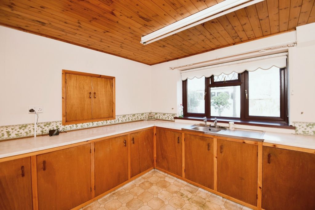 Property photo 3 of 14 Image 2