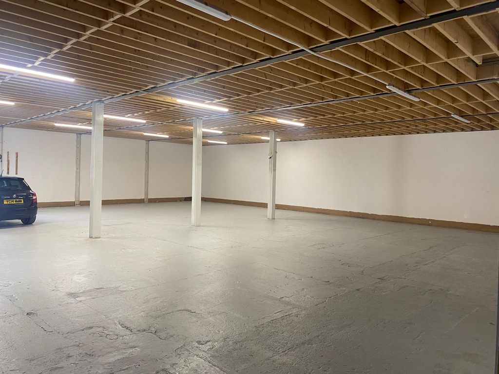 Property photo 3 of 3