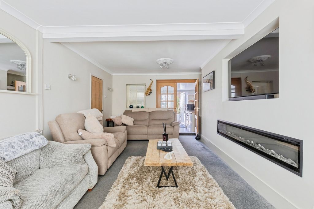 Property photo 2 of 20 Pbox-Img.Jpg