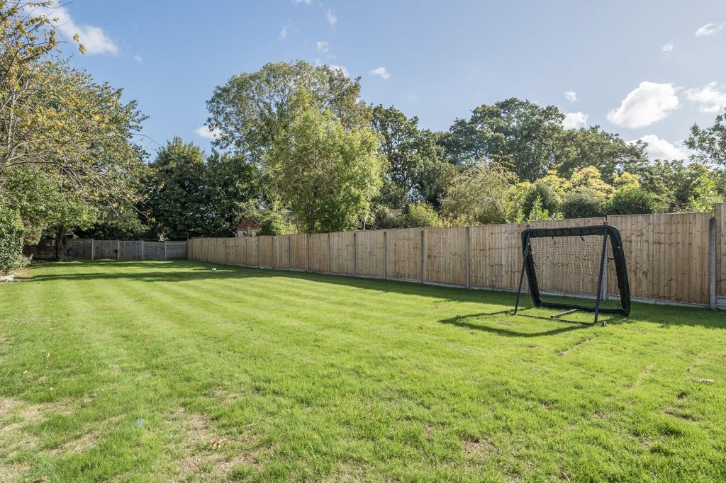 Property photo 2 of 20 Garden