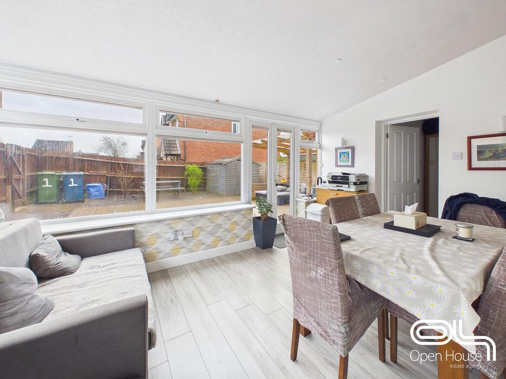 Property photo 3 of 17 Dining Room