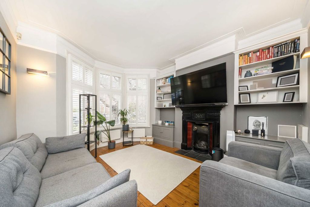 Property photo 2 of 6