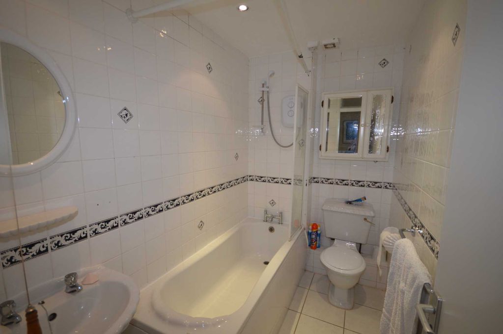 Property photo 3 of 4