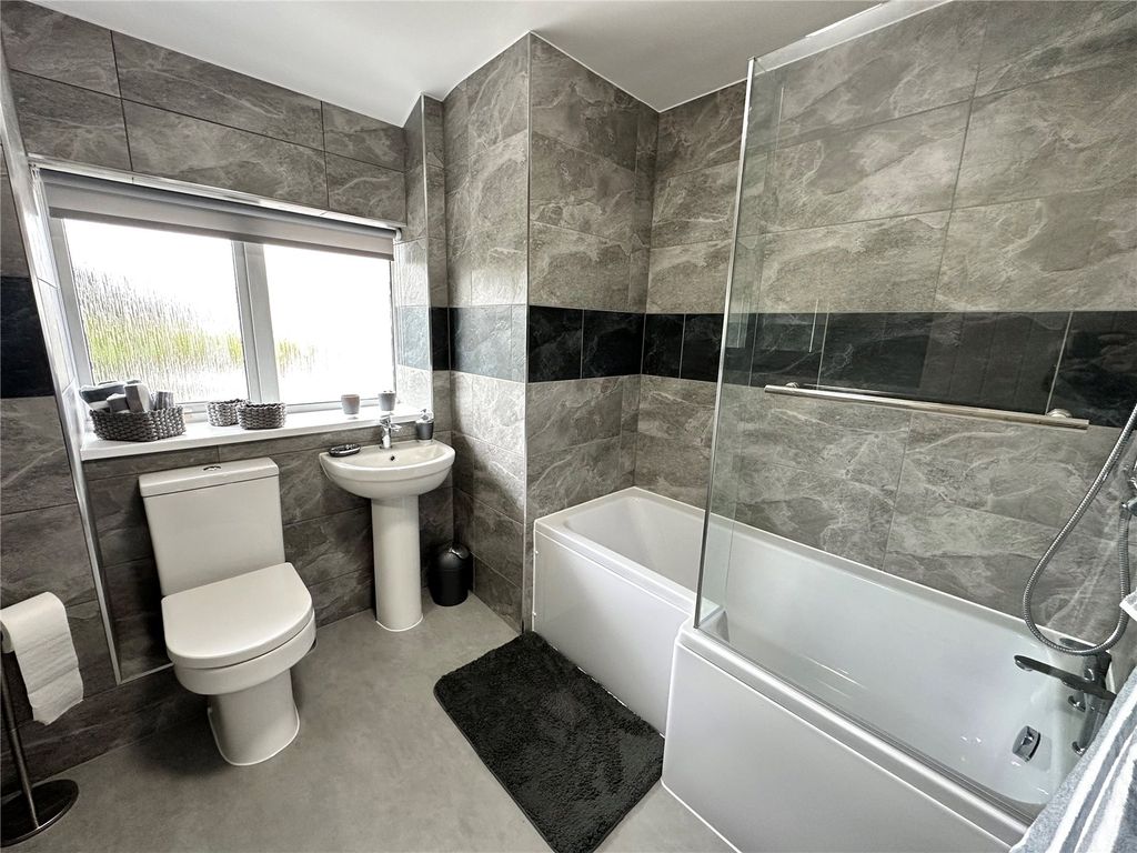 Property photo 3 of 15 Picture No. 01