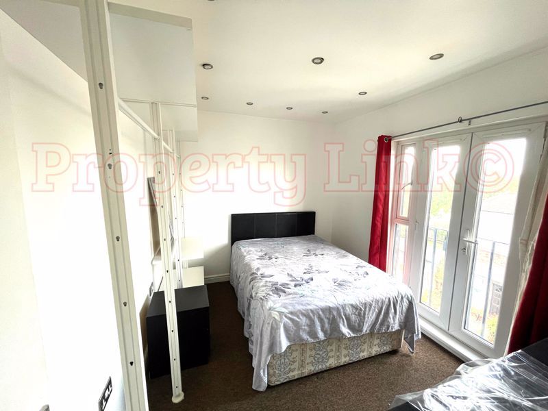 Property photo 1 of 16 Photo 7