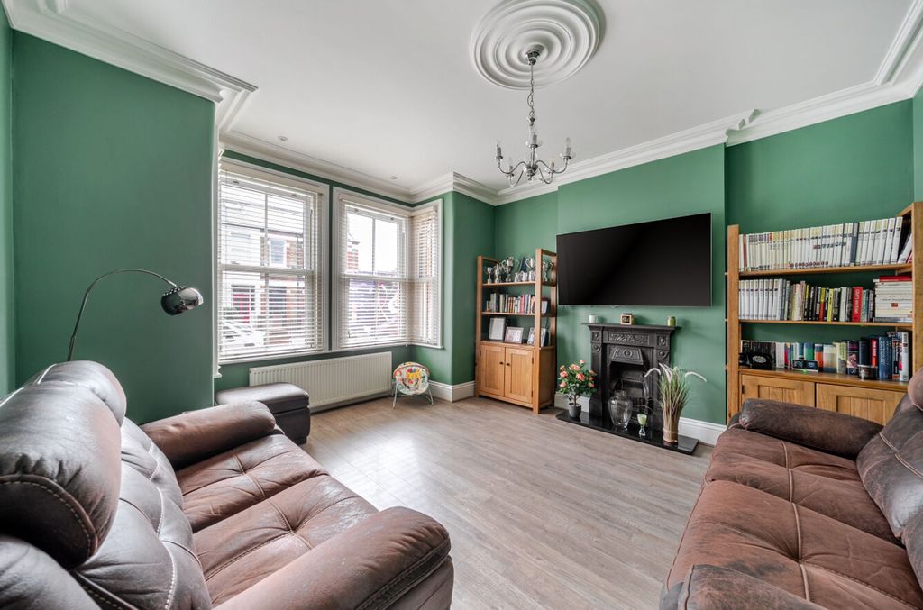 Property photo 3 of 22