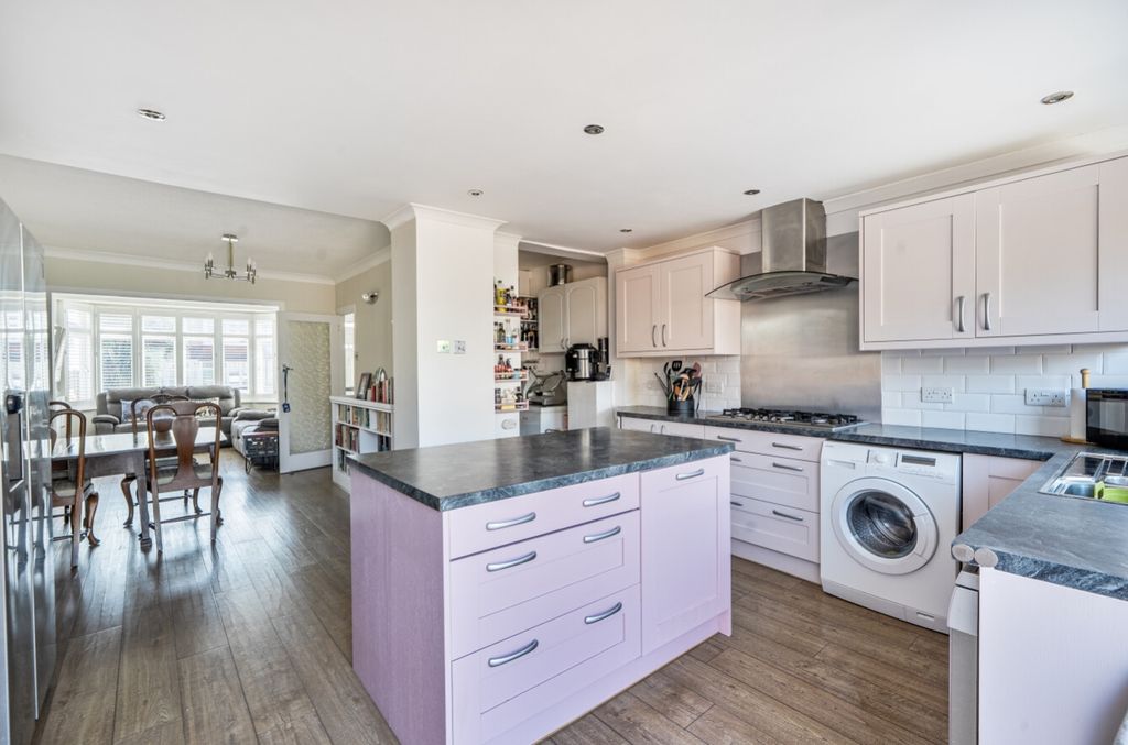 Property photo 2 of 11 1482915-12-6A3Baff37Dde0