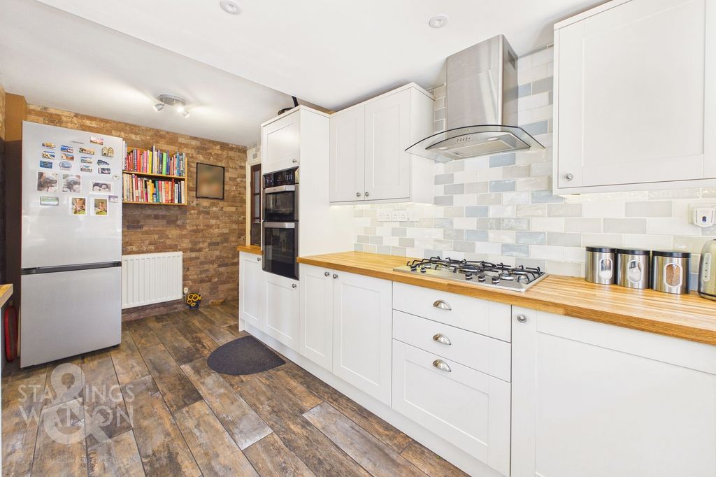 Additional image 12 of 4 bed semi-detached house for saleWarren Road, Gorleston, Great Yarmouth NR31