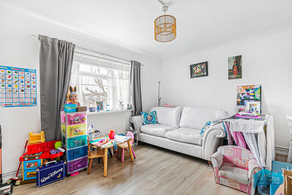 Additional image 4 of 2 bed flat to rentBittacy Court, Frith Lane, London NW7