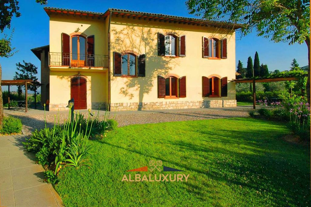 Property photo 2 of 36