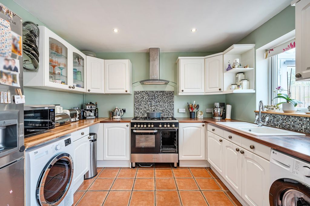 Property photo 2 of 22