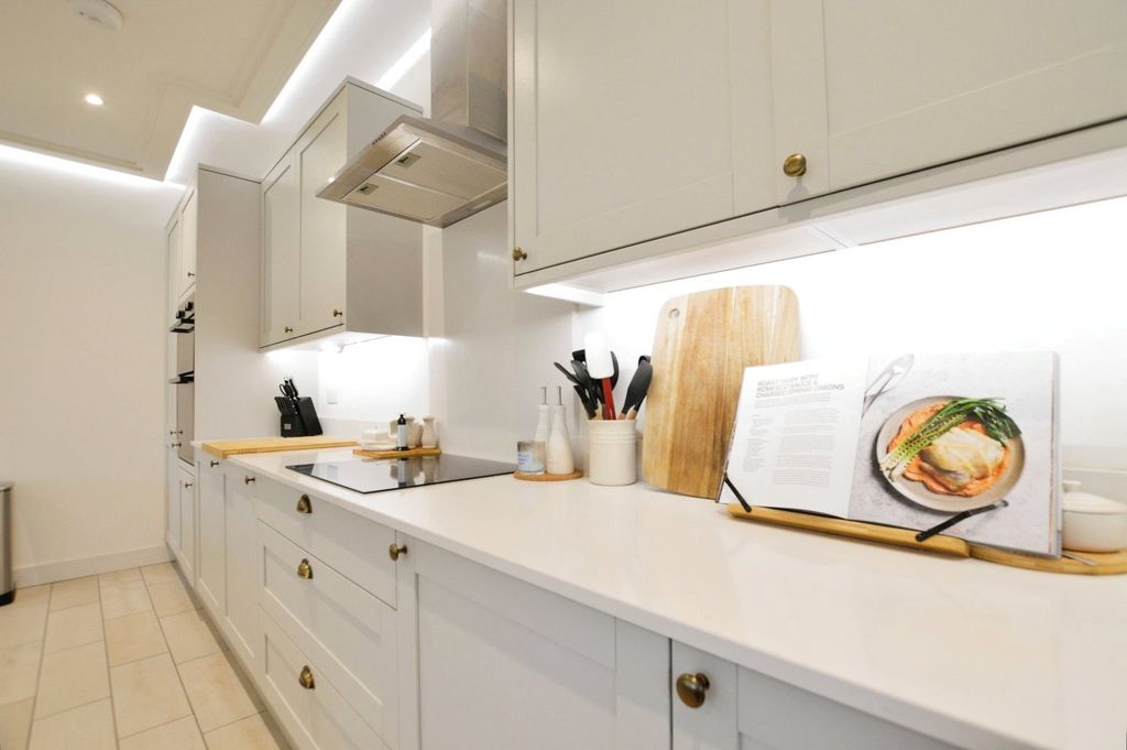 Property photo 3 of 14 Kitchen