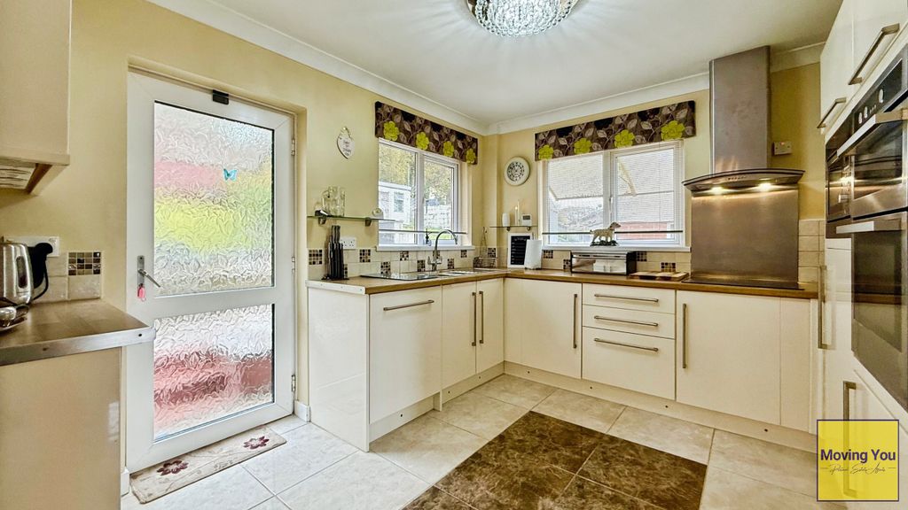 Property photo 2 of 17 Photo 3