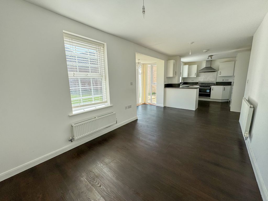 Property photo 2 of 27