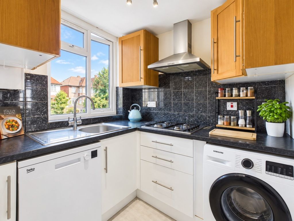 Property photo 3 of 9 5902762