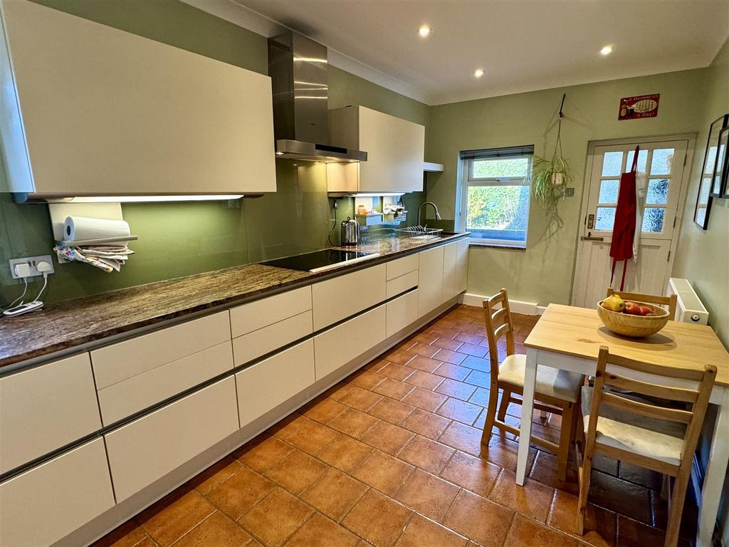 Property photo 2 of 40 Kitchen Breakfast Room
