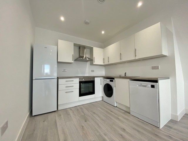 Property photo 2 of 8 Kitchen