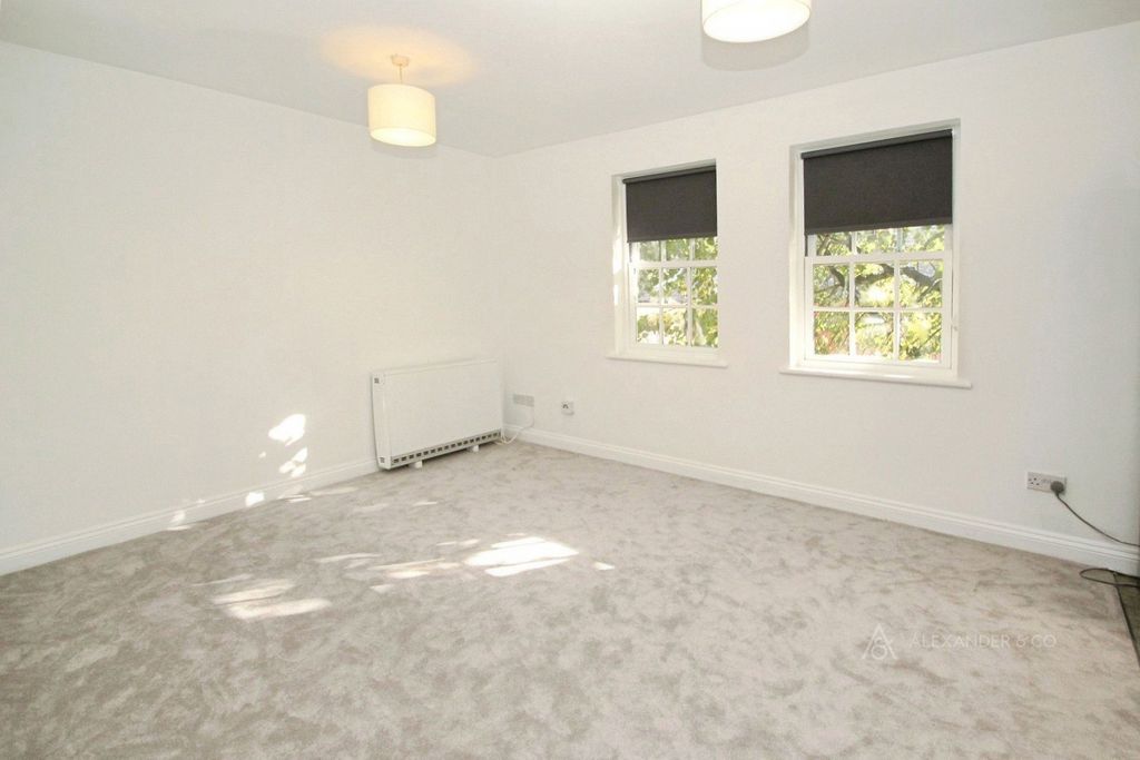 Property photo 3 of 7 Living Room