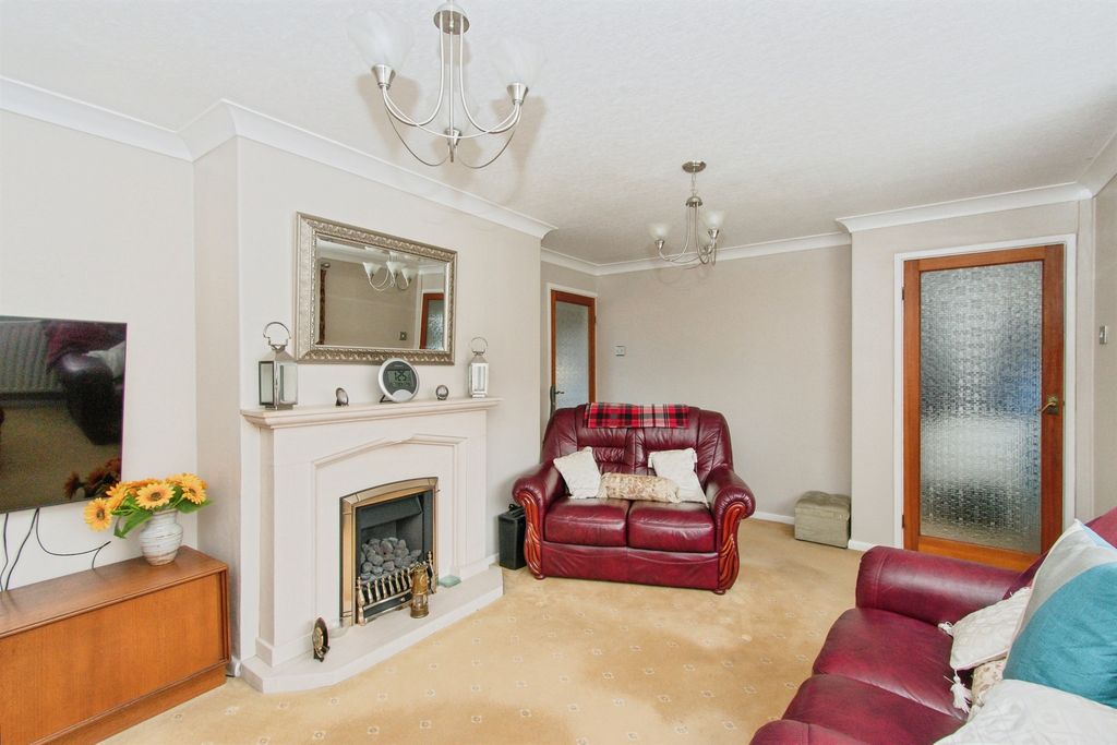 Property photo 2 of 12