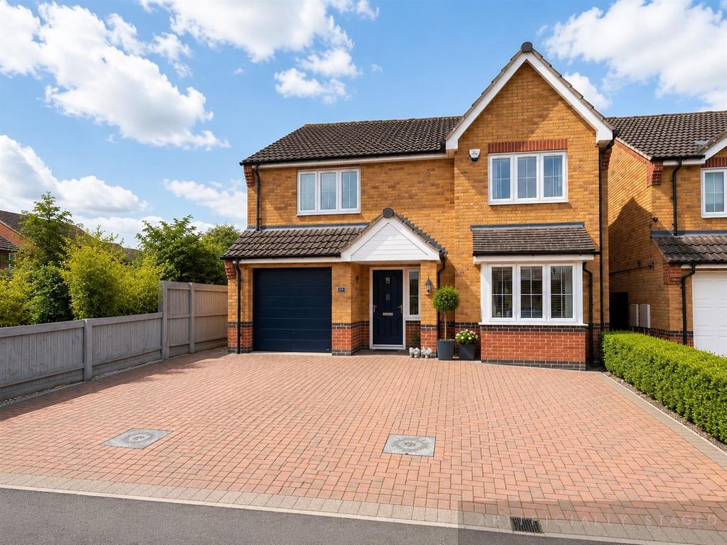 Property photo 1 of 14 Front Day.Jpg