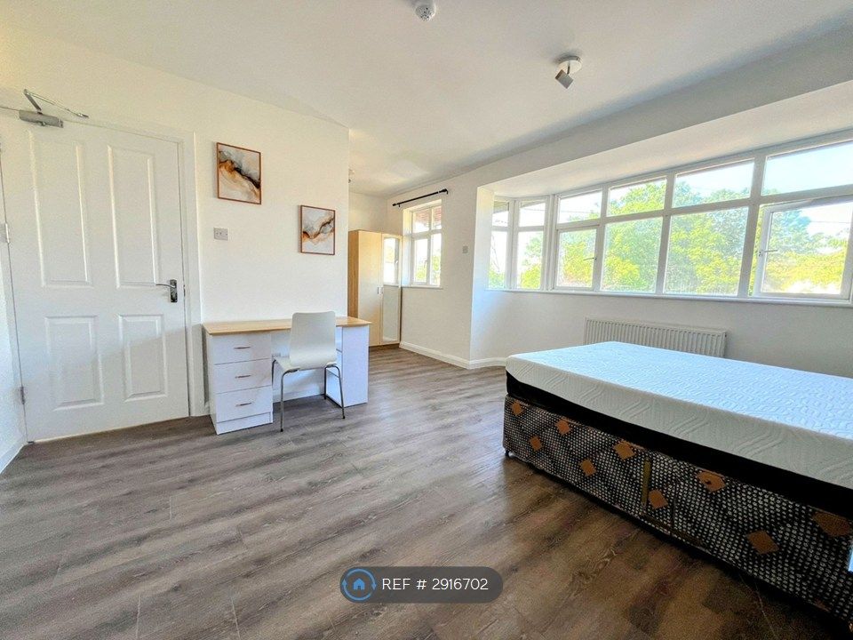Property photo 3 of 23