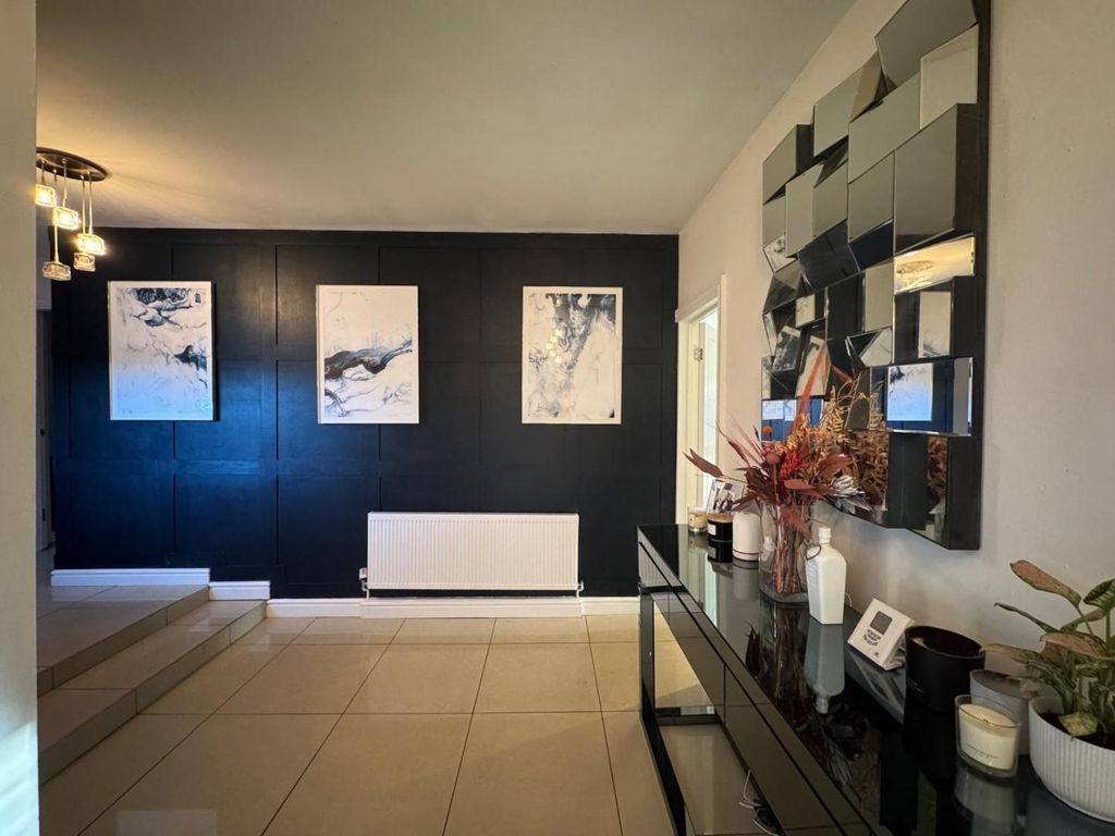 Property photo 2 of 36 Hall.Jpg