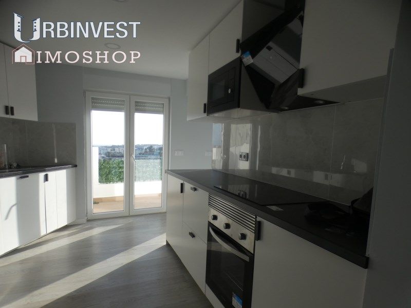 Property photo 2 of 26