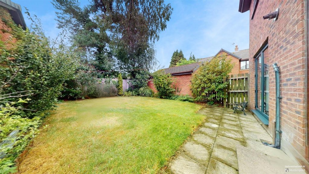 Property photo 3 of 25 Tudor Close Rear Garden