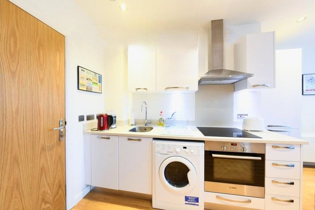 Property photo 2 of 6 Kitchen