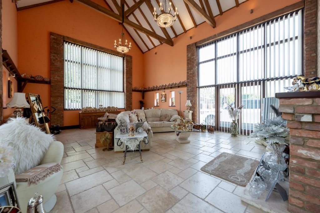 Property photo 3 of 26