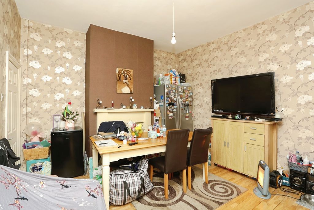 Property photo 3 of 17 Photo