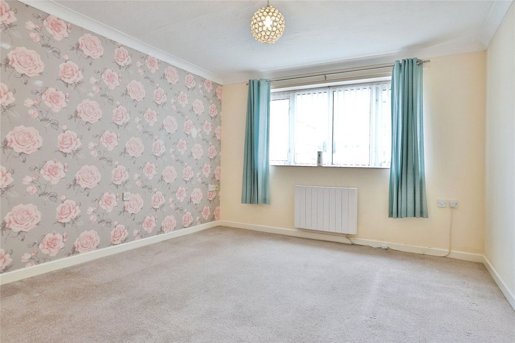 Property photo 2 of 14 Picture No. 10