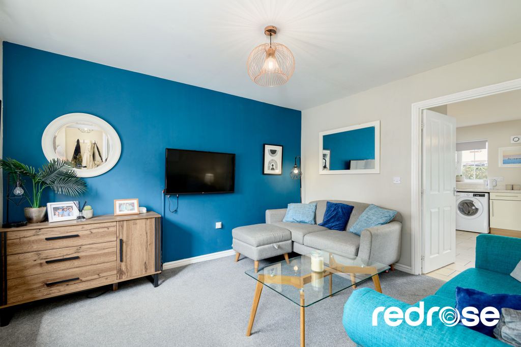 Property photo 3 of 20 Web_17 Hampshire Ave-11