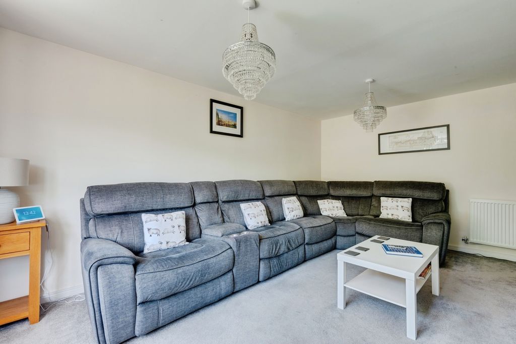 Property photo 3 of 17 Photo