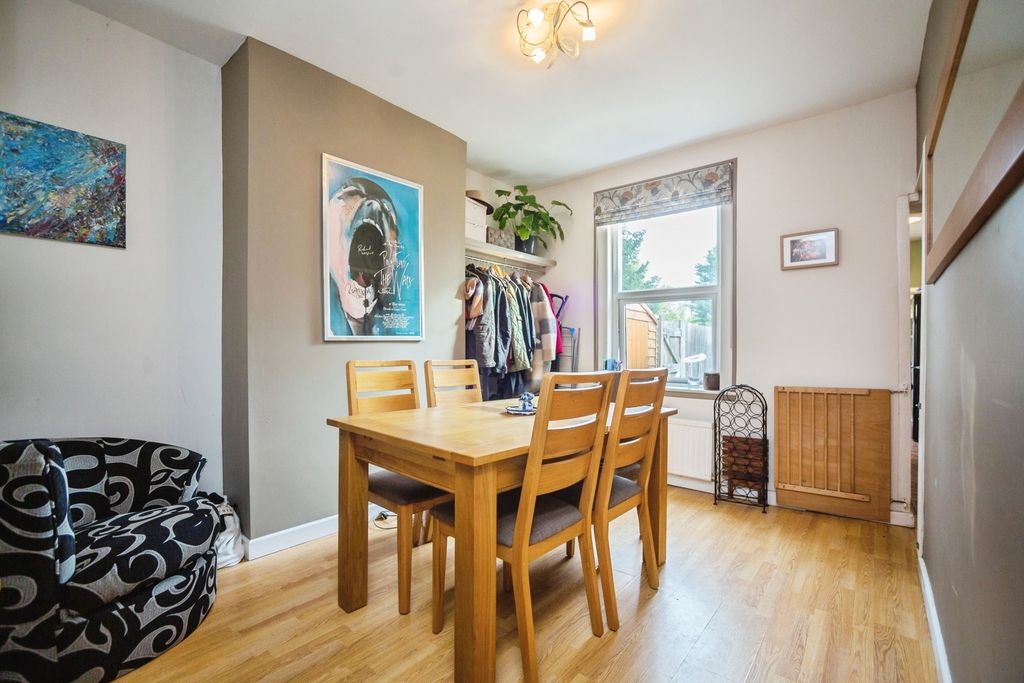 Property photo 3 of 17 Photo