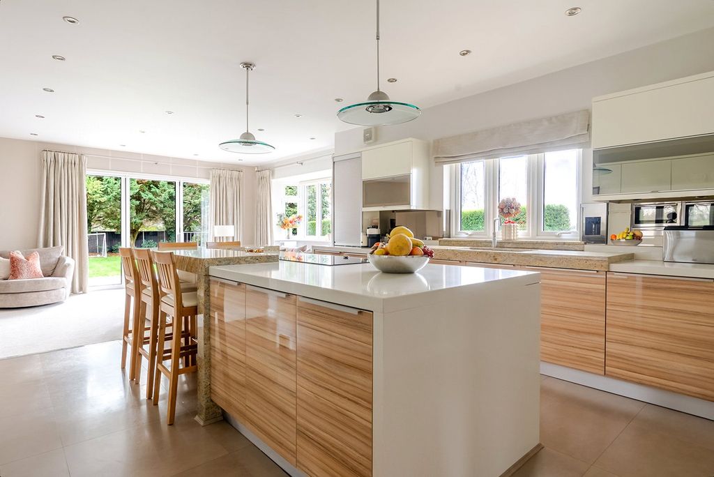 Property photo 1 of 46 Picture No. 20