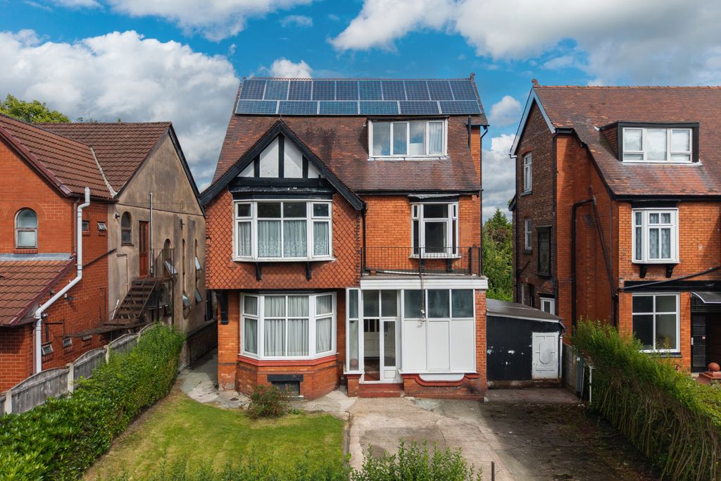Property photo 1 of 36 Waterpark Road, Salford, M7