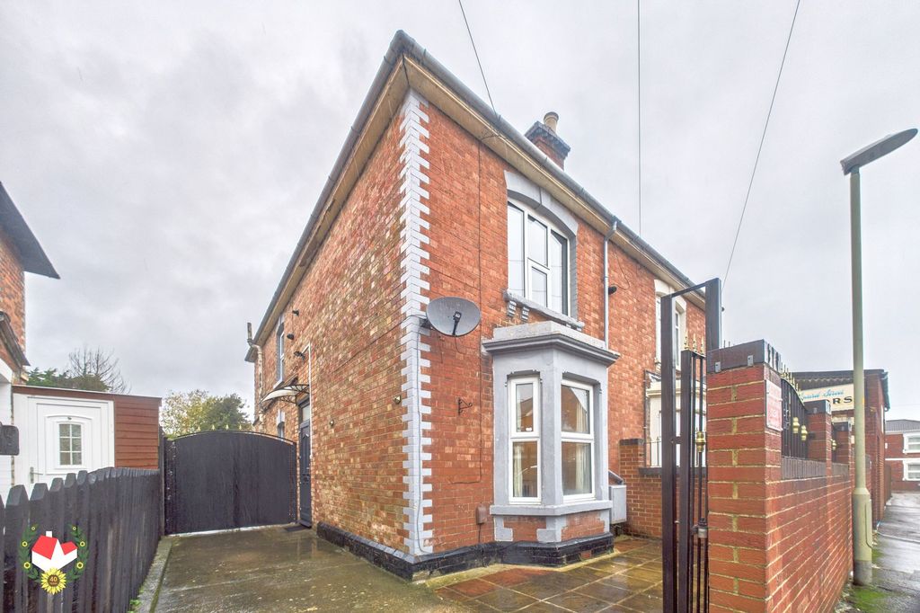 Property photo 1 of 11