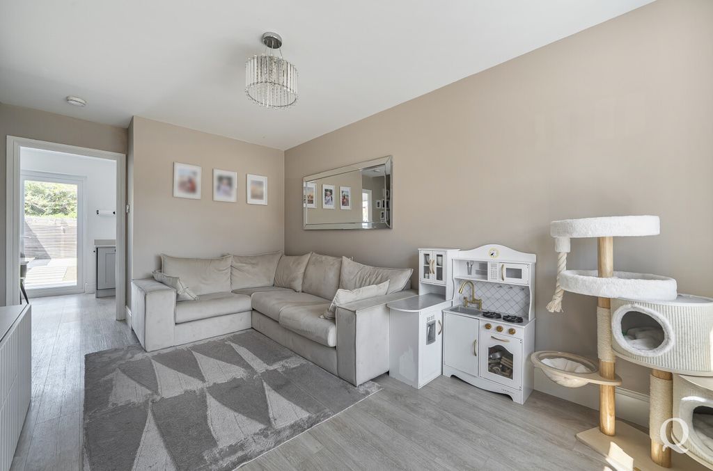 Property photo 2 of 24 B3F57E38-485B-476...