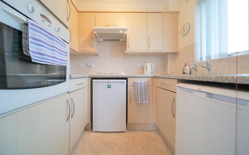 Additional image 6 of 1 bed property for saleGiffords Court, Melksham SN12