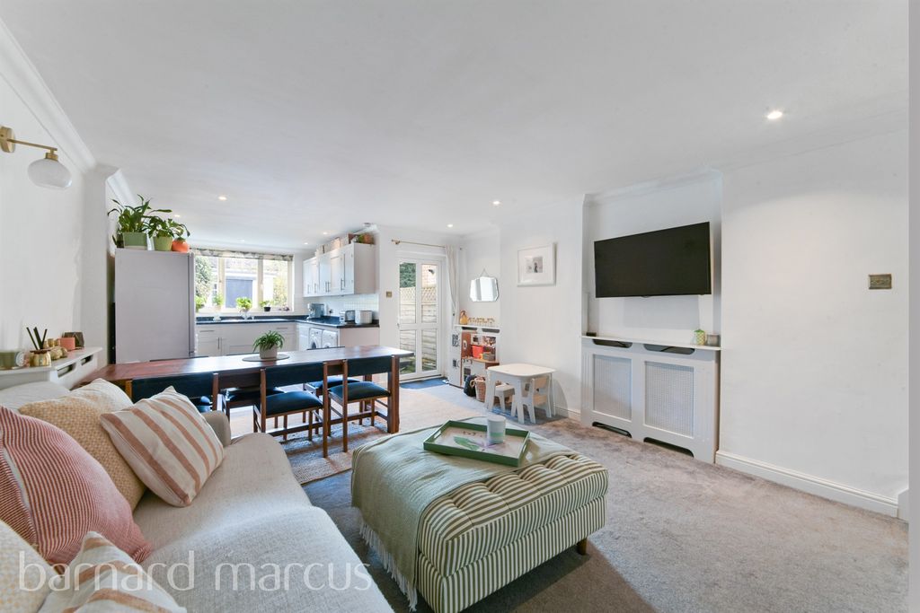 Property photo 3 of 12