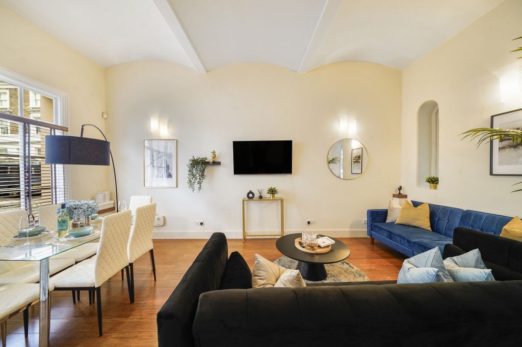 Property photo 2 of 36