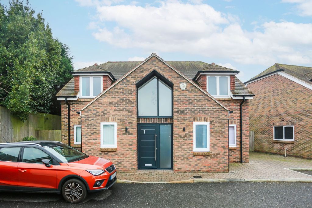 Property photo 1 of 28